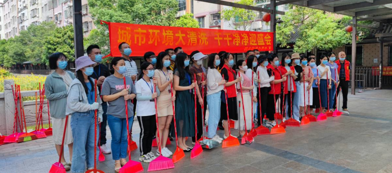 白云城管开展环境卫生大清扫，推进城乡人居环境更美更靓