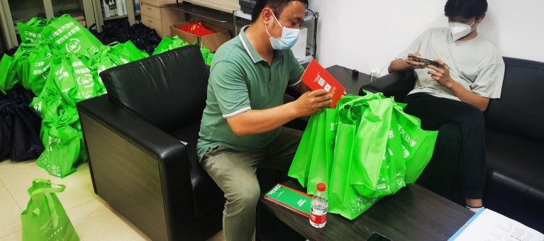 白云京溪：开展垃圾分类入户宣传，提高居民分类参与率