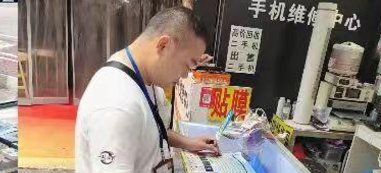 废电子垃圾勿混入生活垃圾！白云棠景加强对手机维修店分类宣导