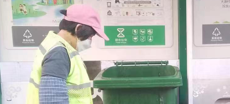 白云大源开展“站桶督导”，让垃圾分类深入人心
