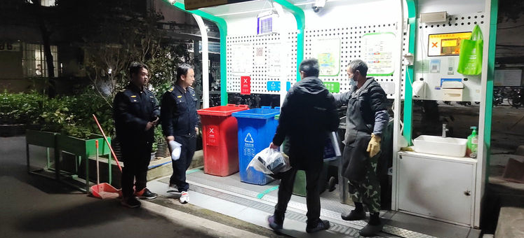 夜间巡查护环境！白云京溪开展垃圾分类检查行动