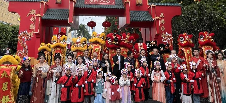 2024白云迎春花市正式开锣！“善暖白云”公益慈善行新春送温暖