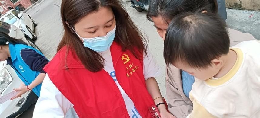 白云大源开展垃圾分类全民宣传走进源山社区