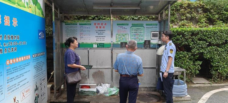 白云京溪联合执法办严查垃圾分类，物业单位紧急整改！