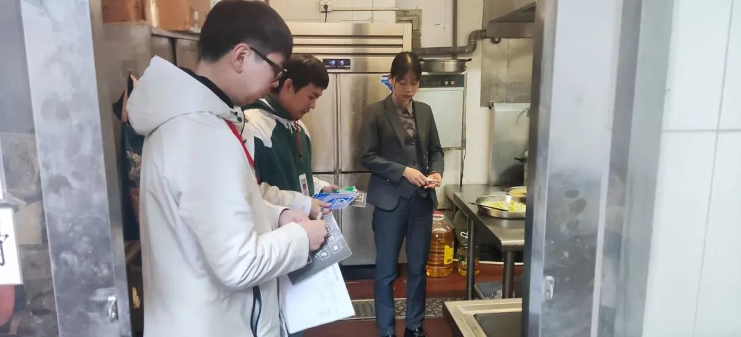 白云三元里强化连锁餐厅厨余垃圾监管，规范废弃油脂处置