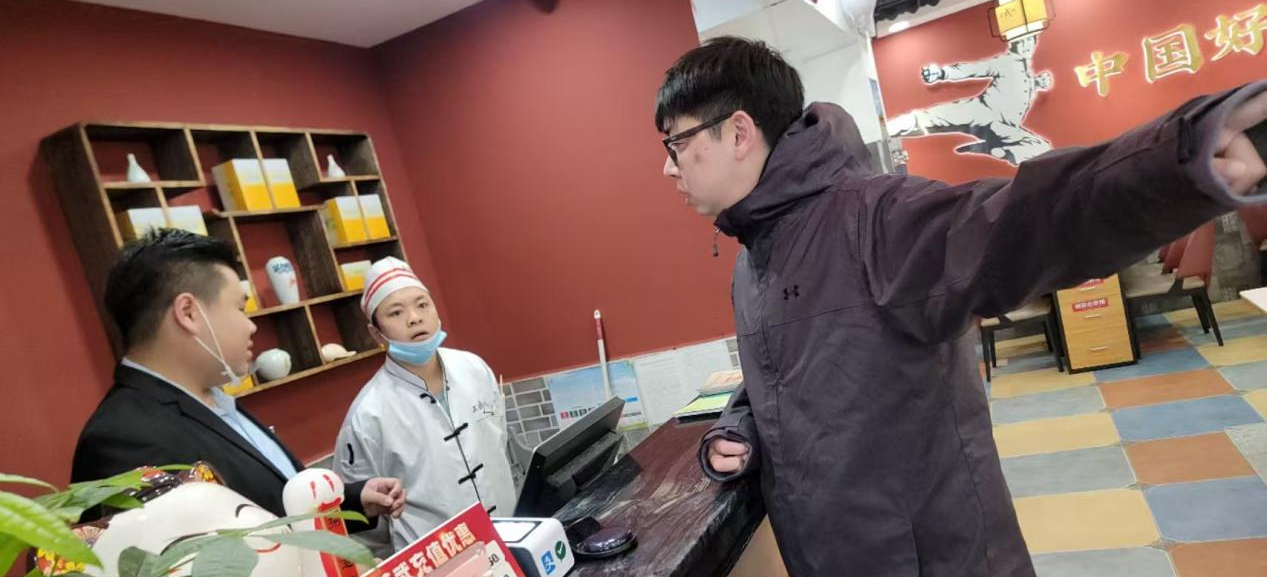 白云三元里强化餐饮店铺垃圾分类检查，积极做好迎检准备