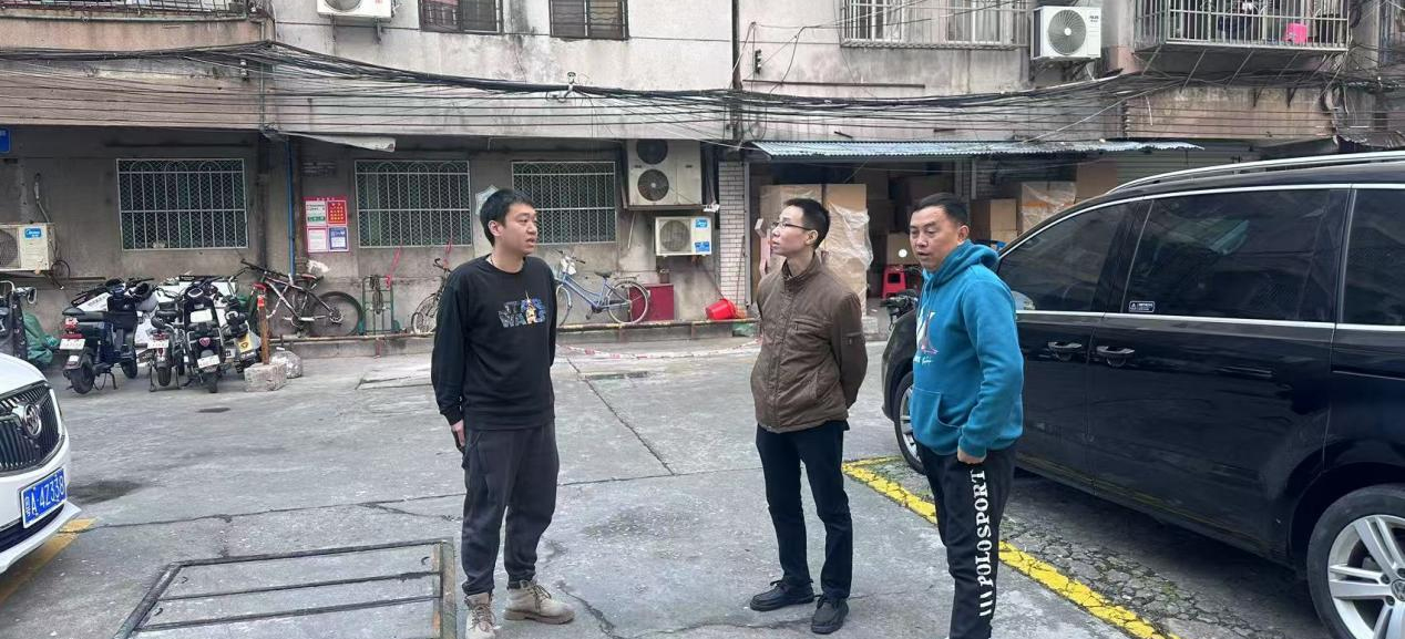 居民通过12345反映机场路污水反涌，白云三元里街迅速响应多部门联动抢修