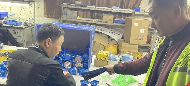 白云人和镇大巷村走进厂区，积极开展垃圾分类宣传