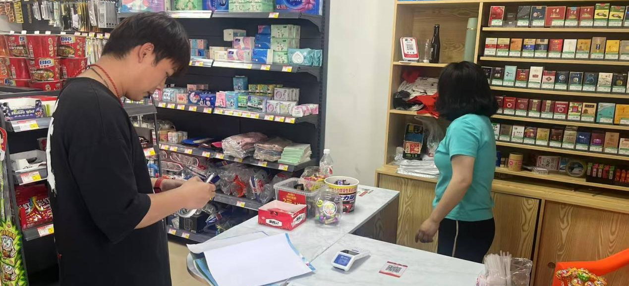 白云三元里开展沿街商铺门责告知行动，助力全域环境提升